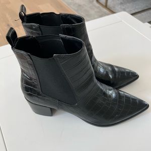 Nine West black boots, worn once.